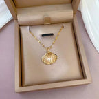 Collar de perlas de concha de lujo ligero coreano ✨