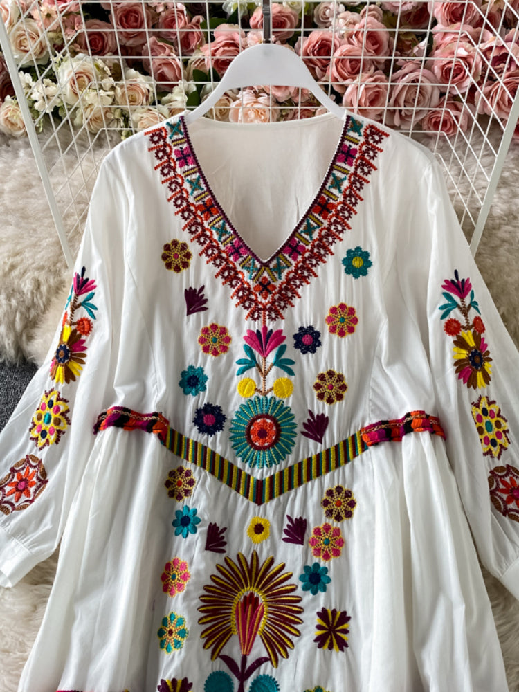 Bohemian Floral Embroidery Mini Dress – Vintage Beach Style