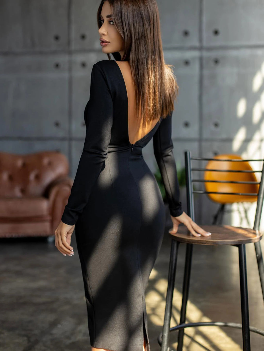 Elegant Backless Bodycon Midi Dress – Black Long Sleeve